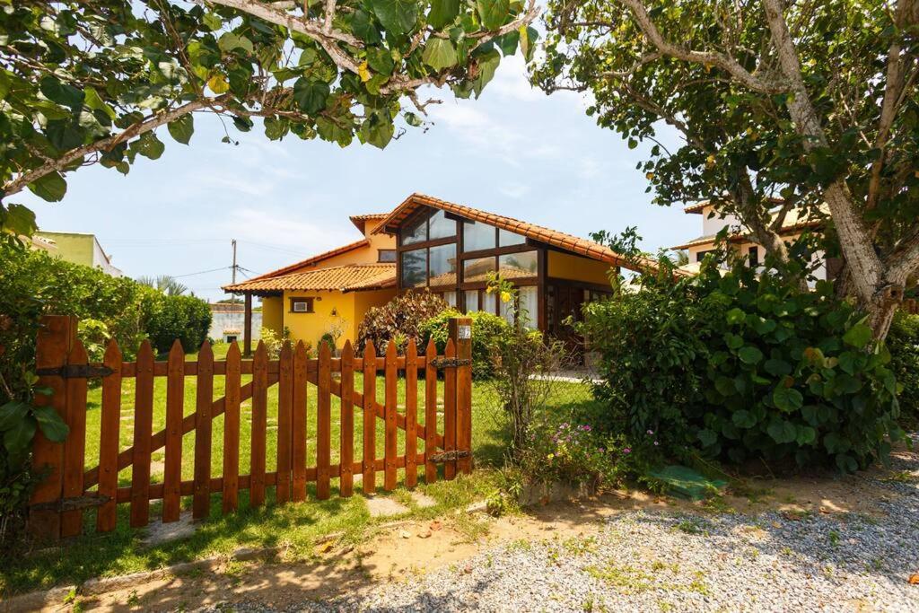 Búzios casa em condomínio com cozinha completa e área gourmet