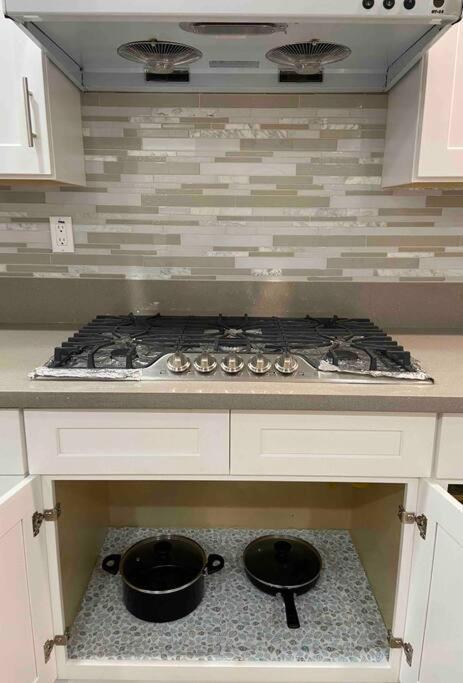 Rosemead Vacations - New! Cozy Gated 3BR, 2BA Vacation Home - Property Image 2
