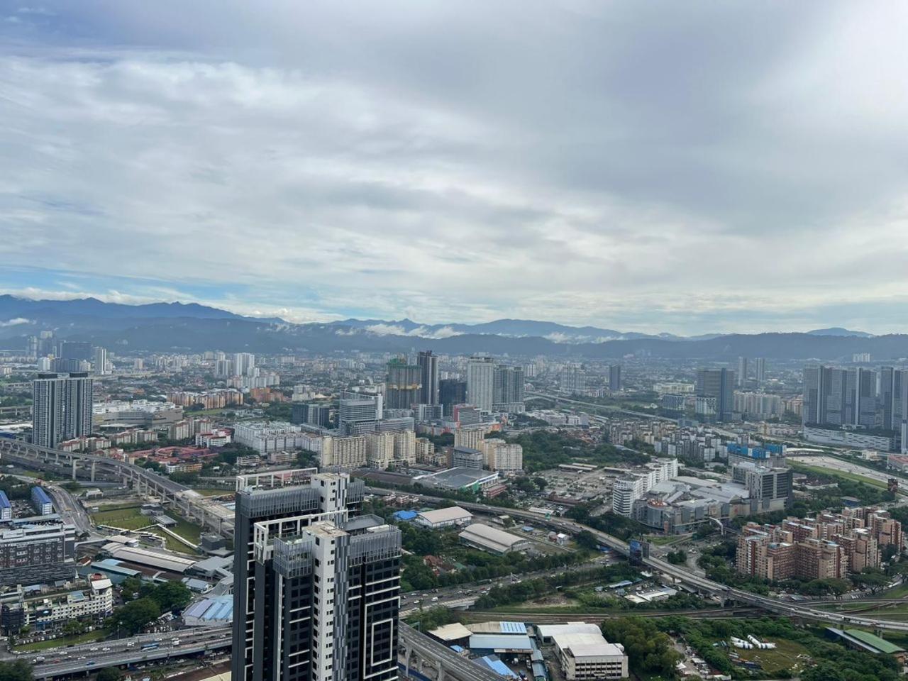 KLCity & KLCC View Modern Style 2R2B - 6 pax