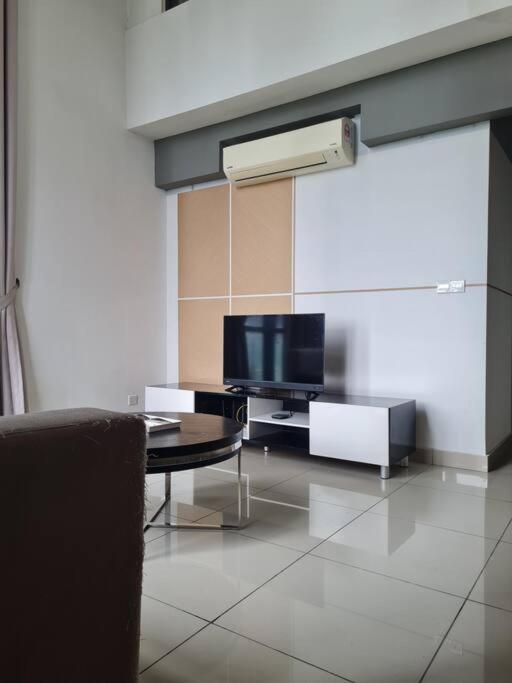 Comfort 2 Bedroom Duplex @ Cyberjaya Netflix photo 8