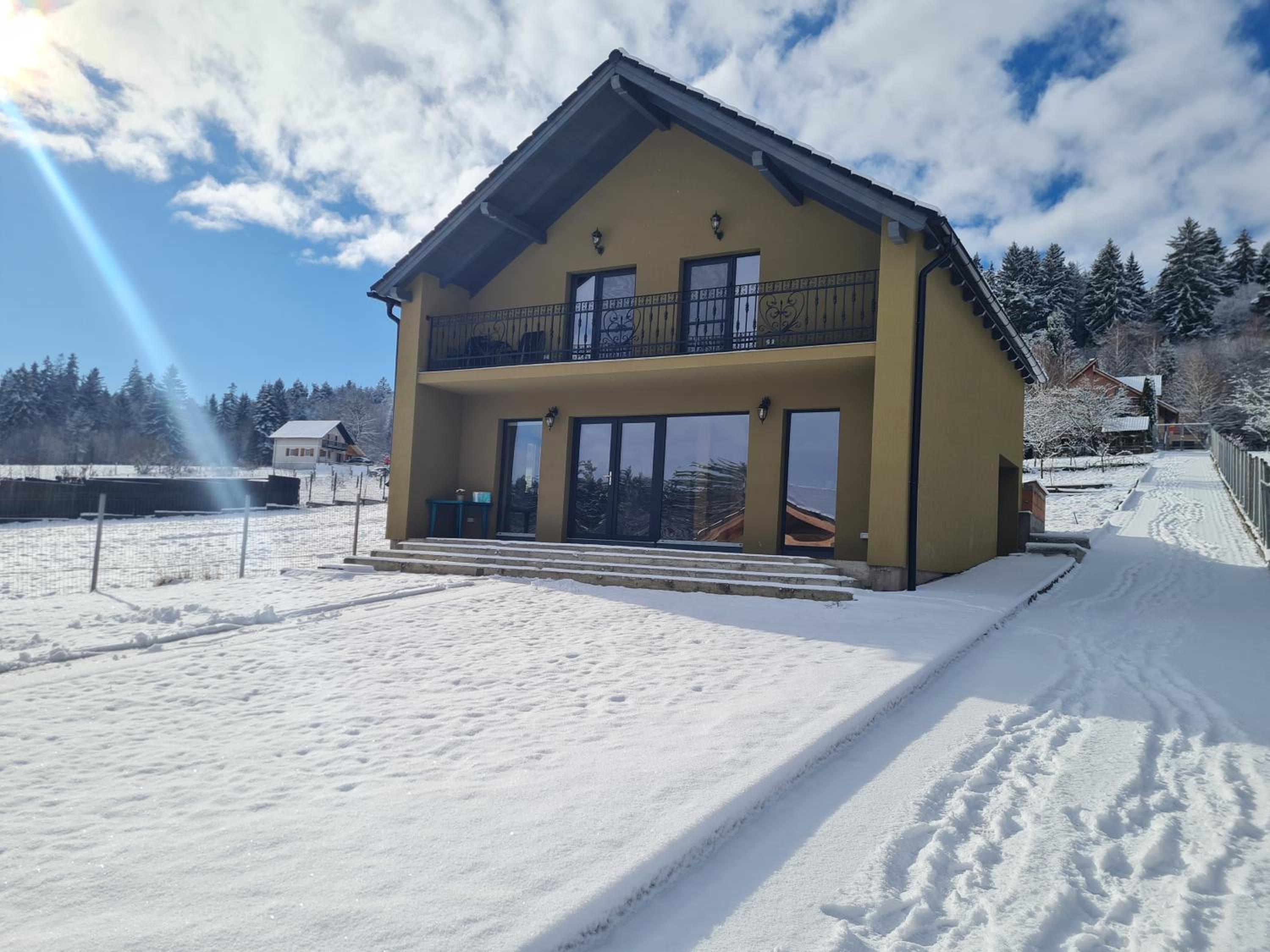 Vila Lac view 4