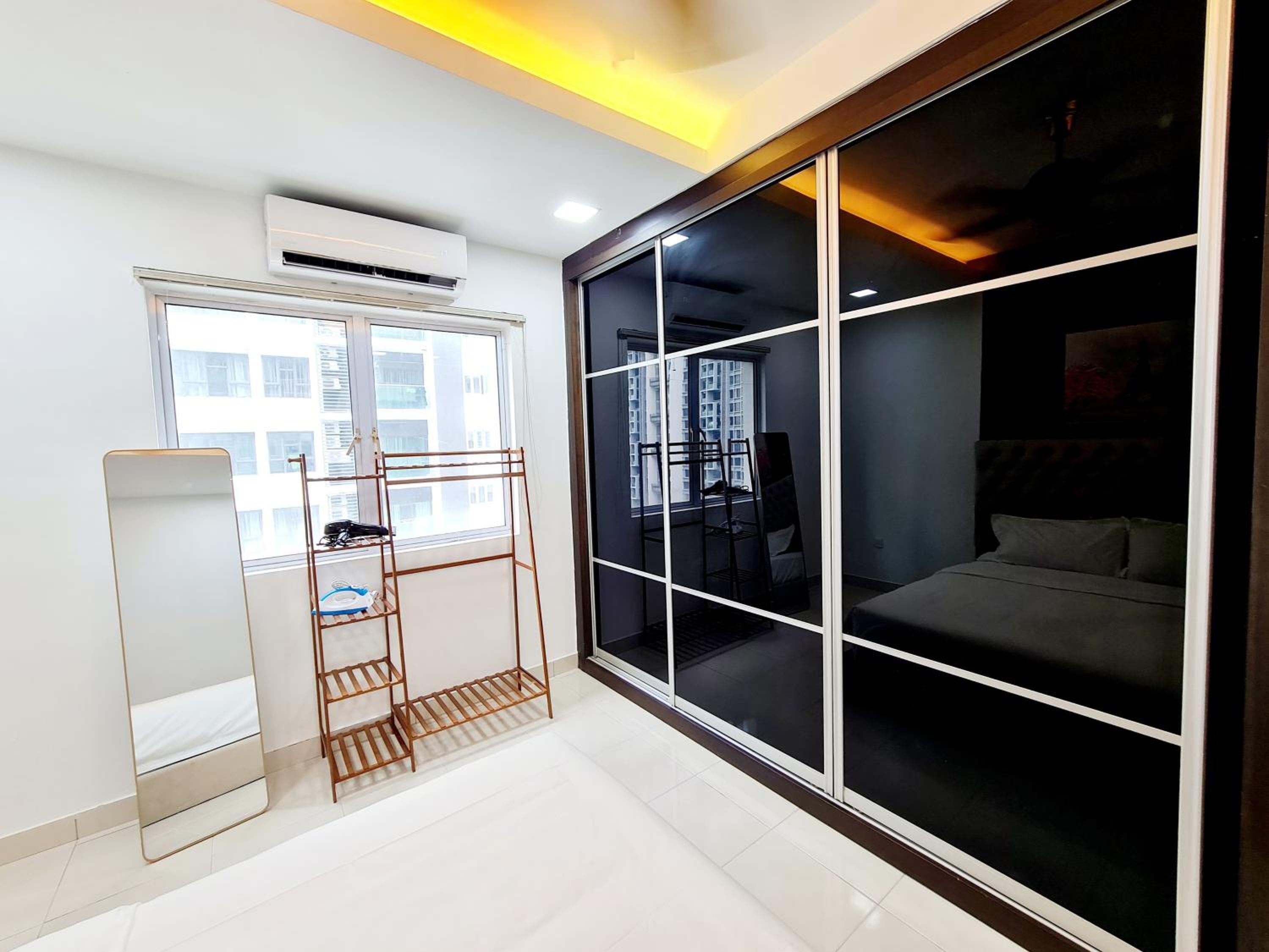 7 Guest Chill 3 Room Koi Kinrara Suite, IOI Puchong, Bukit Jalil Pavilion, Bukit Jalil Stadium, Sunway Pyramid, Sunway Lagoon view 5