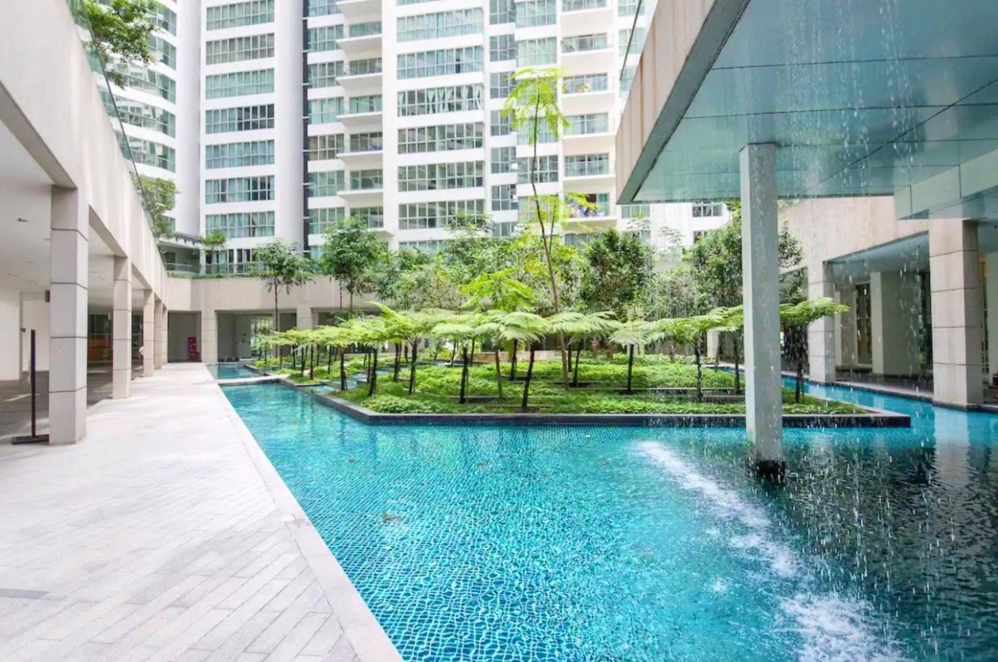 Spacious Home for 6pax - Regalia Suite - Infinity Pool with KL City View - Free Wi-Fi & Parking