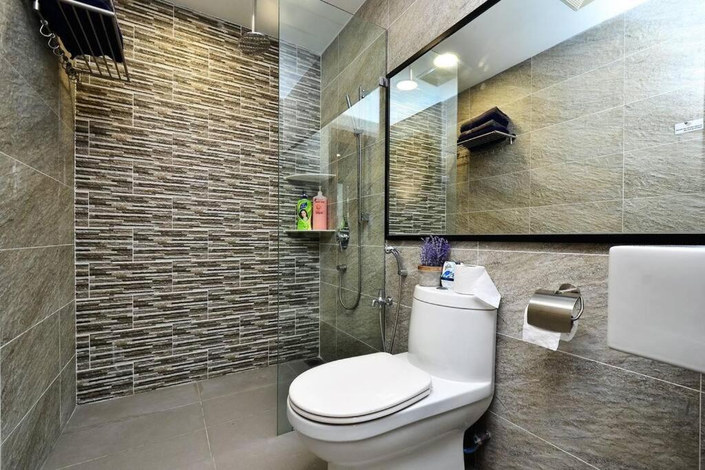 Spacious Home for 6pax - Regalia Suite - Infinity Pool with KL City View - Free Wi-Fi & Parking