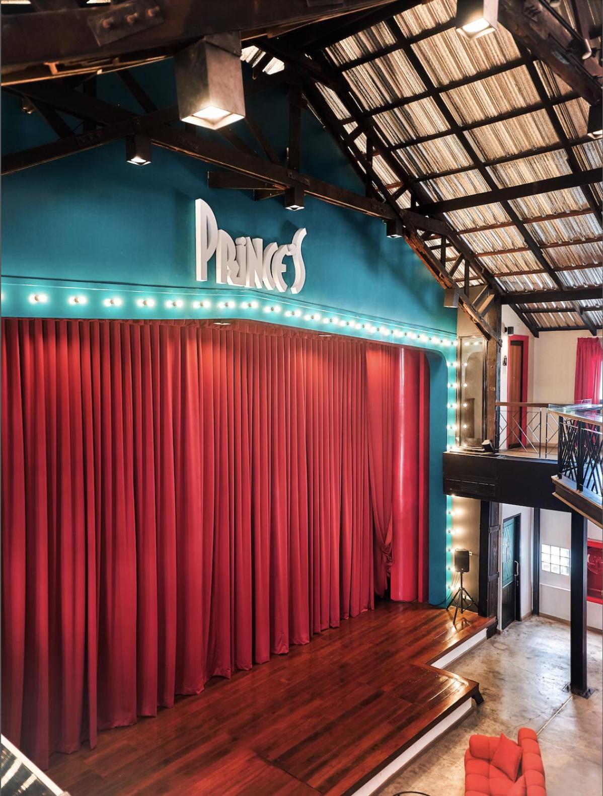 Prince Theatre Heritage Stay Hostel - Silom