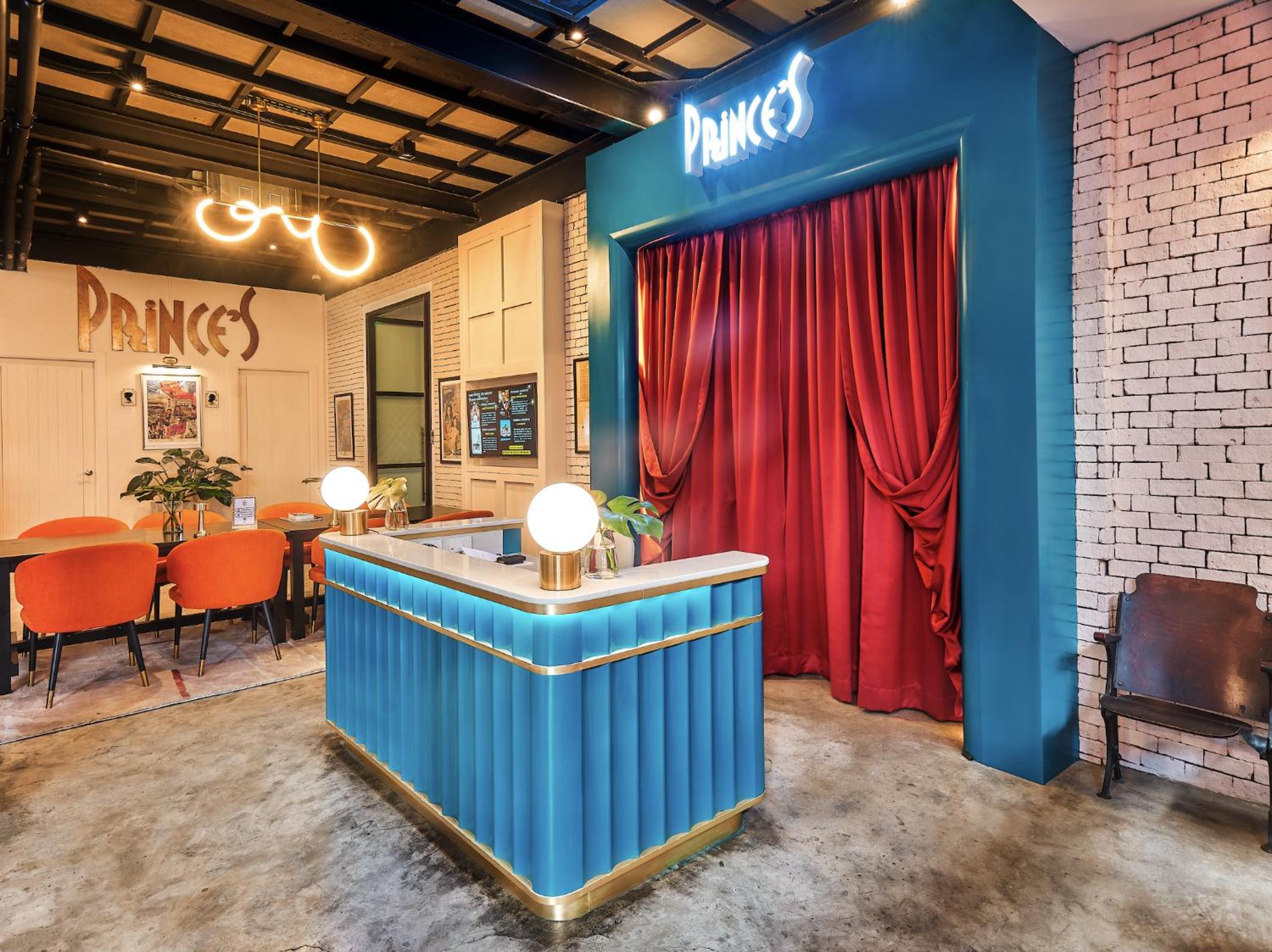 Prince Theatre Heritage Stay Hostel - Silom