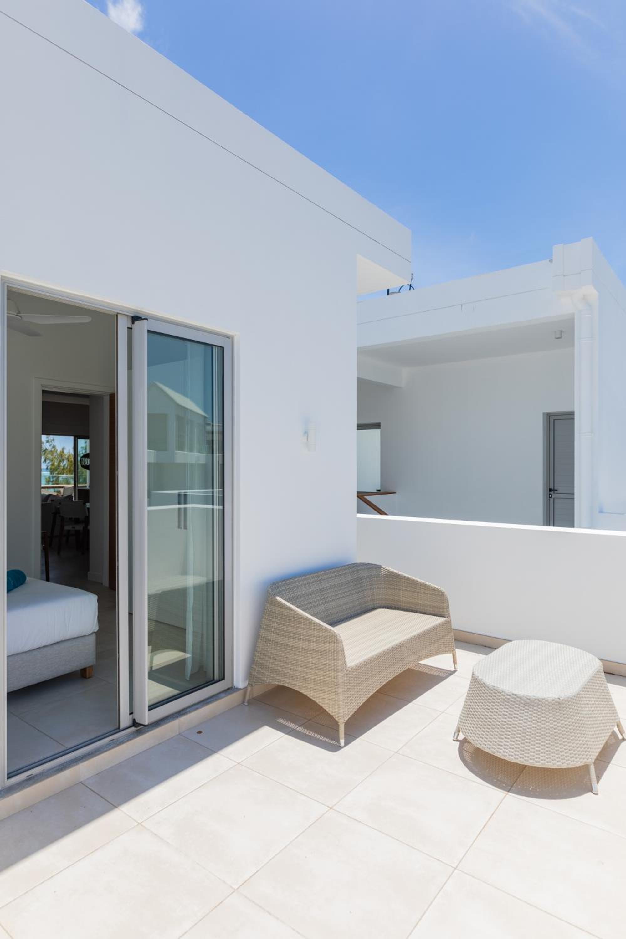 Modern, luxurious penthouse with incredible ocean views view 3