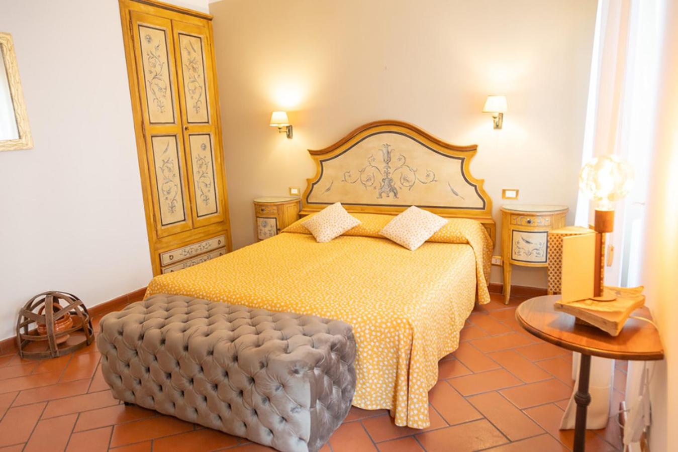 Locanda dei Poeti Rooms & Apartments