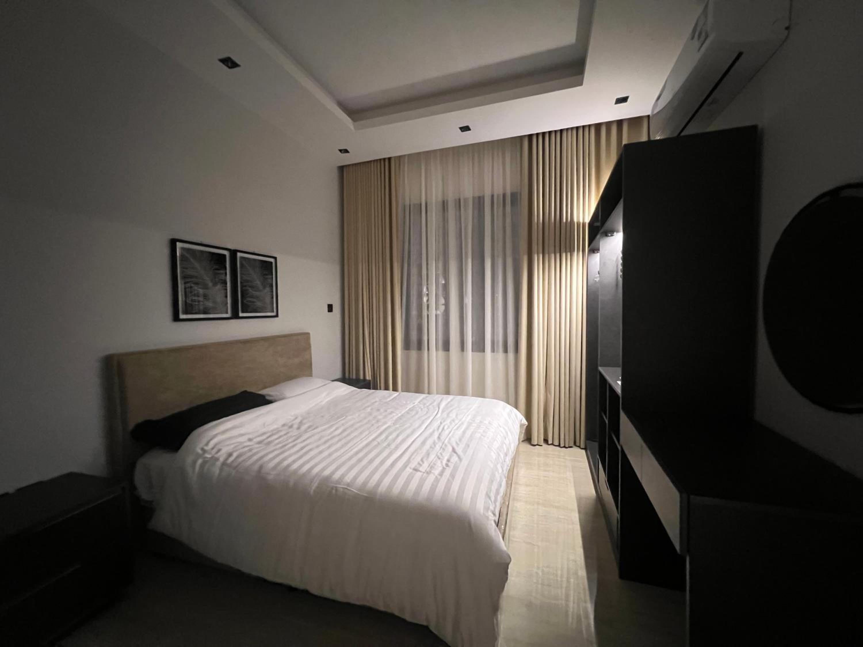 Luxy 2BD apartment near The BLVD