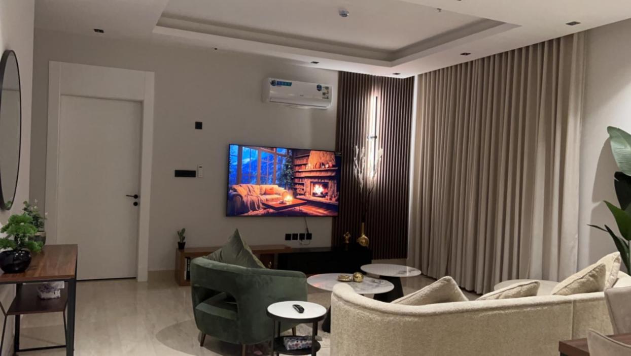 Luxy 2BD apartment near The BLVD