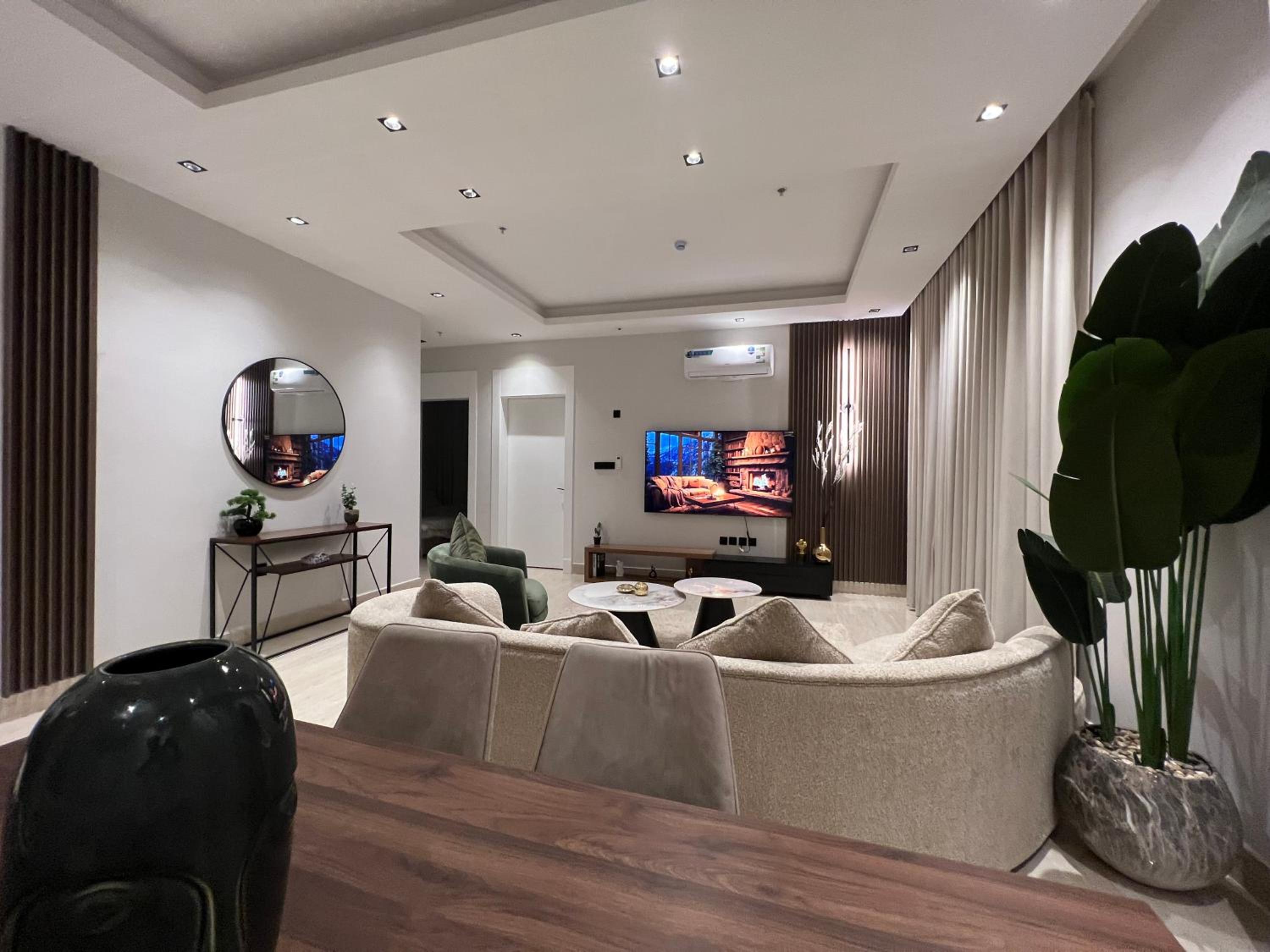Luxy 2BD apartment near The BLVD