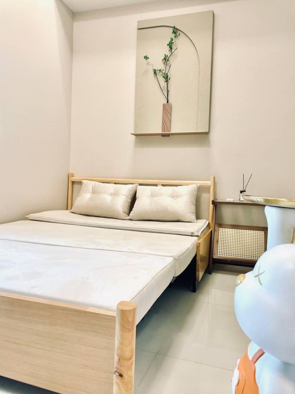 Thompson Suites - Standard Queen Room in Uptown Parksuites Tower 1