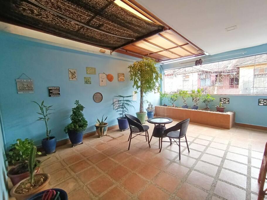 Cheerful 6BR Town House @ Geortown for 5-14pax by Cohans photo 1