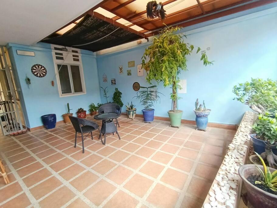 Cheerful 6BR Town House @ Geortown for 5-14pax by Cohans photo 6