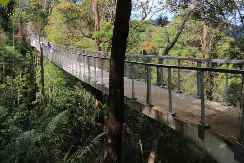 Cheerful 6BR Town House @ Geortown for 5-14pax by Cohans view 2