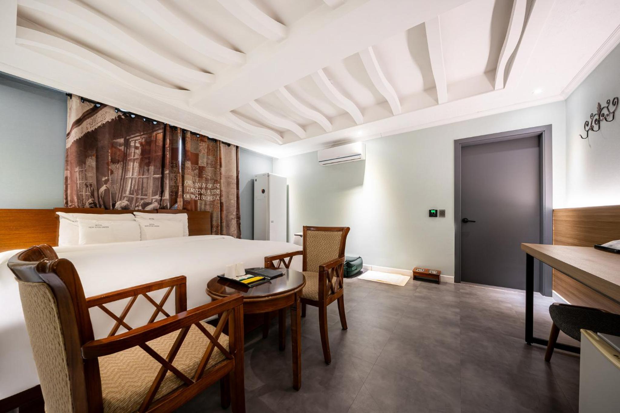 Hotel New Evergreen