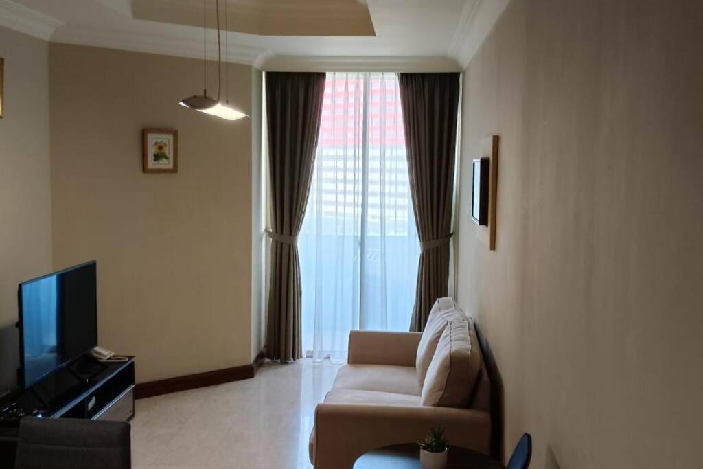City Convenience 1BR Puri Imperium view 4