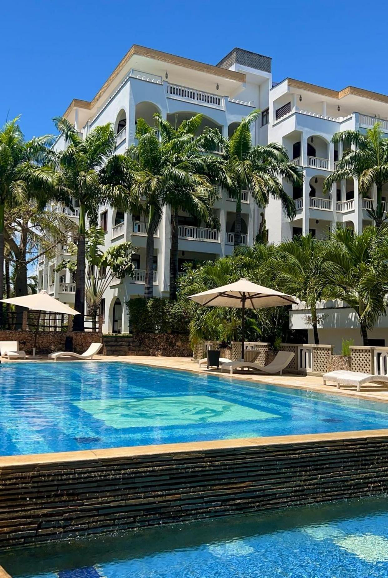 Beach Front Spacious Apartment with Oceanview -- Lantana Galu Beach Apartment