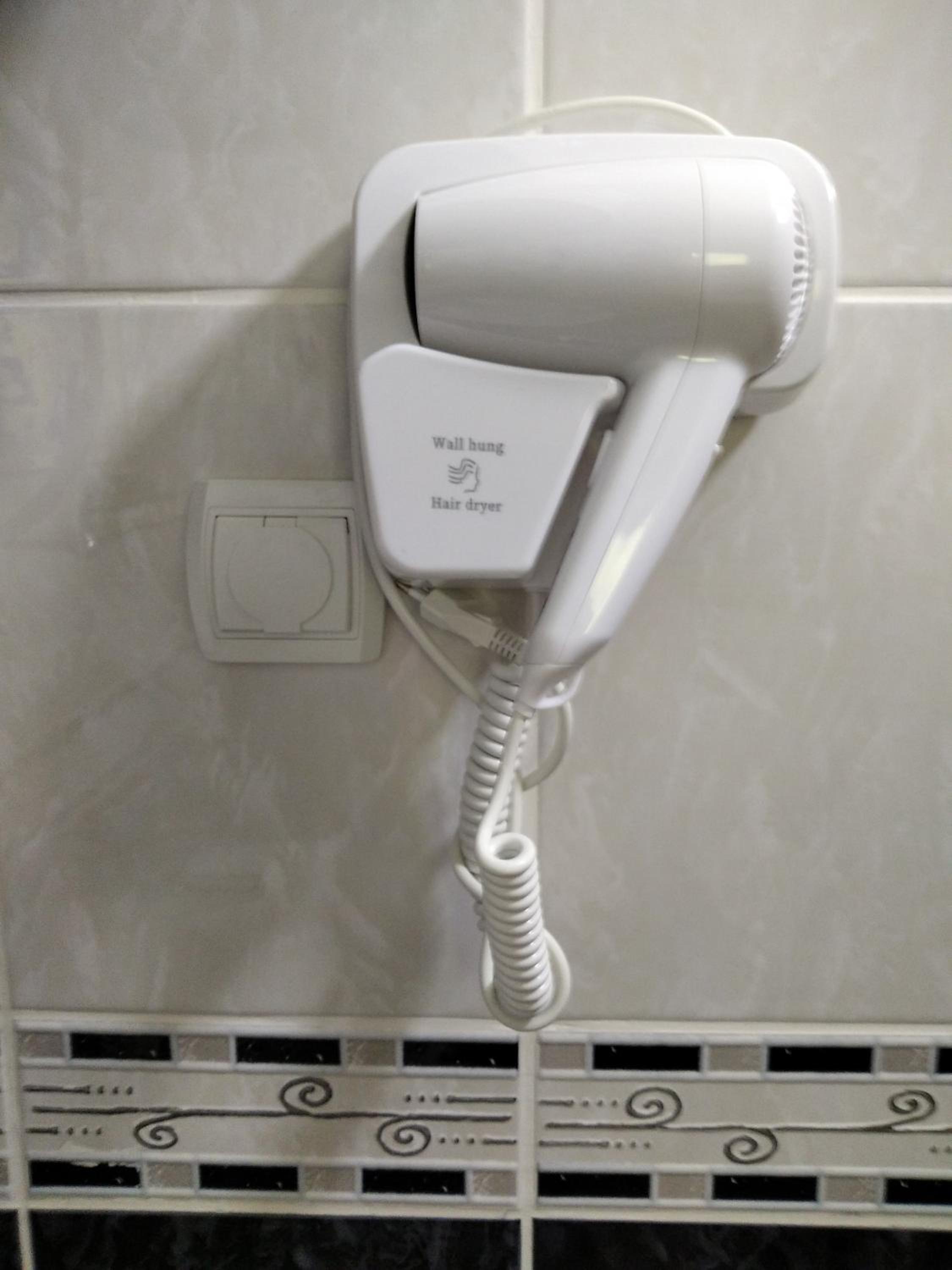 ApartToni