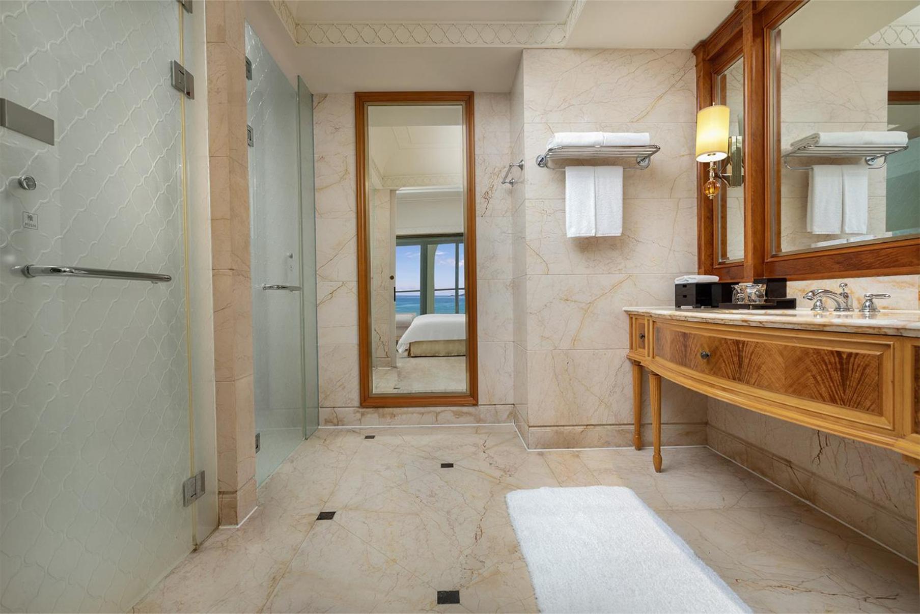 Crowne Plaza Resort Sanya Bay by IHG