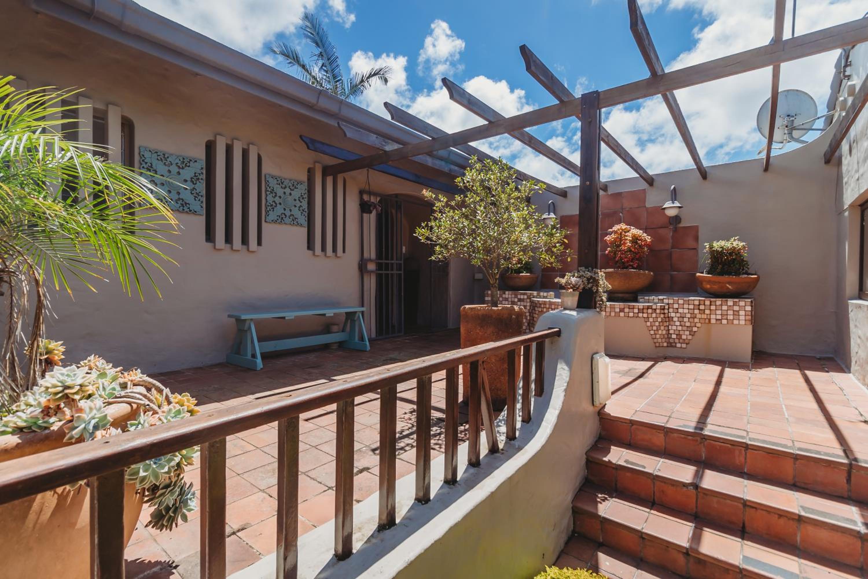 Rusgenot- perfect family home view 5