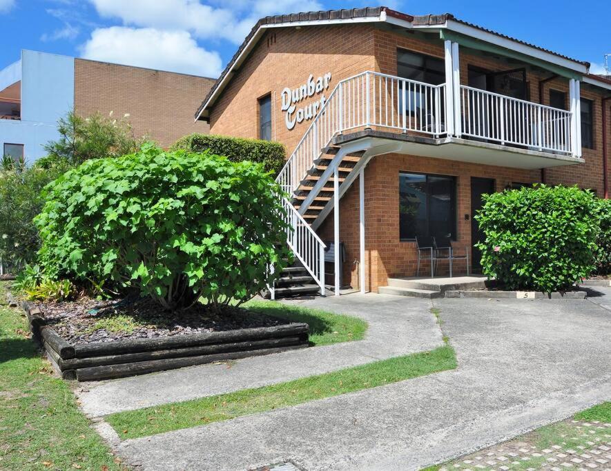 Waters Edge - Dunbar Court - Central Location