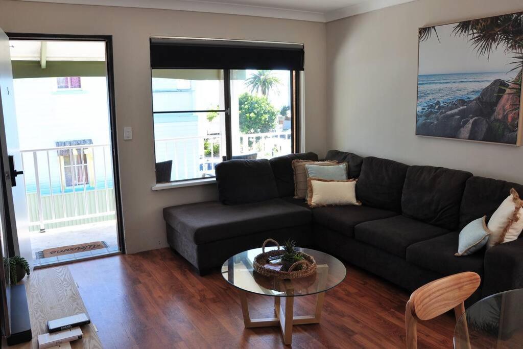 Waters Edge - Dunbar Court - Central Location