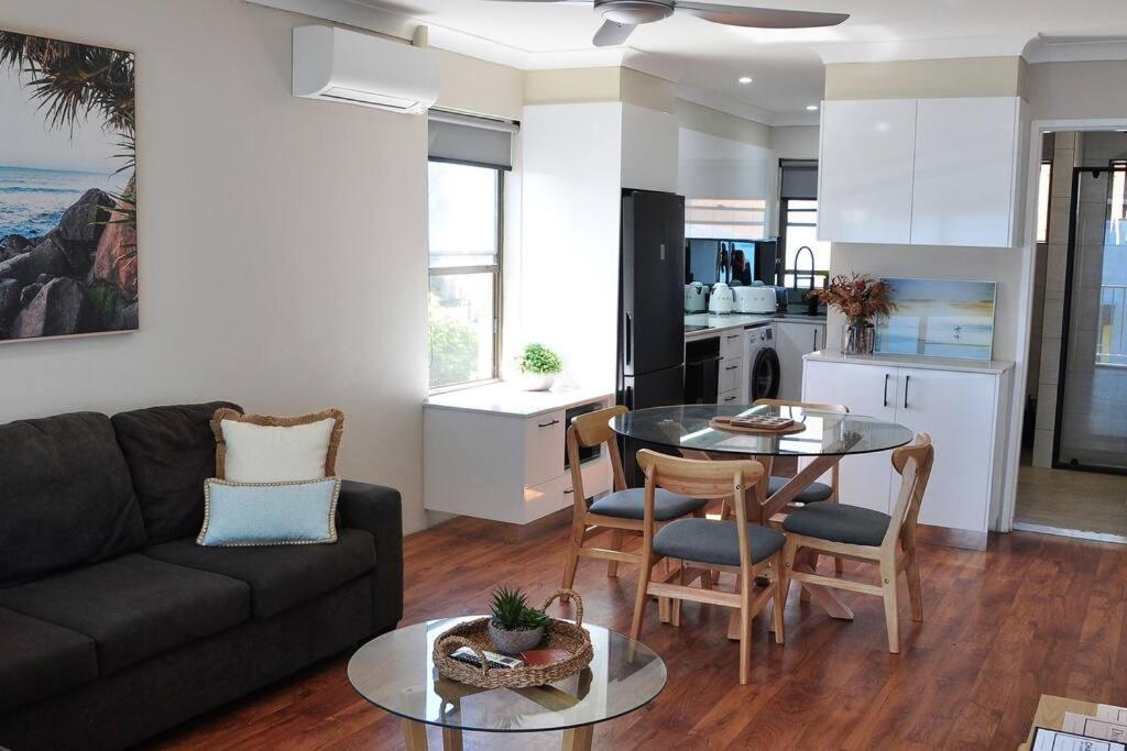 Waters Edge - Dunbar Court - Central Location