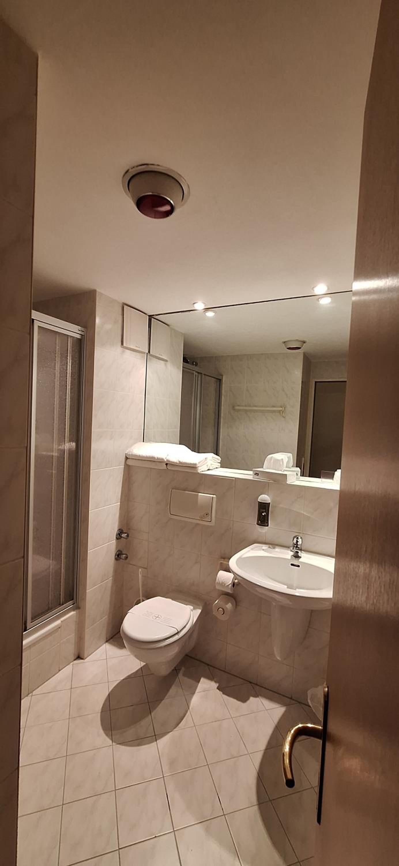 Berlin Vacations - Solitaire Hotel - Property Image 20