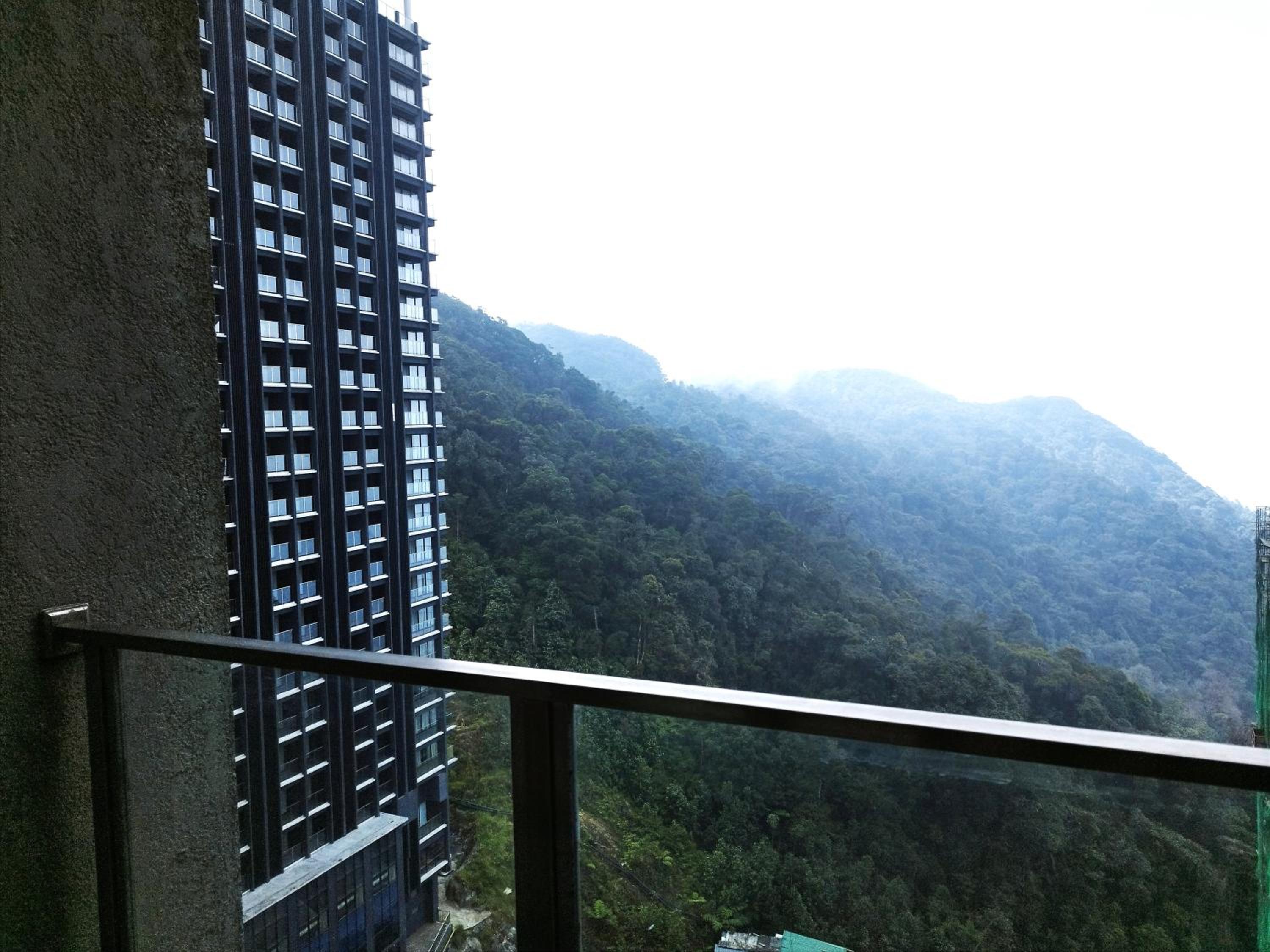 Genting FoggyColdInn1R1B AT Ion Delemen