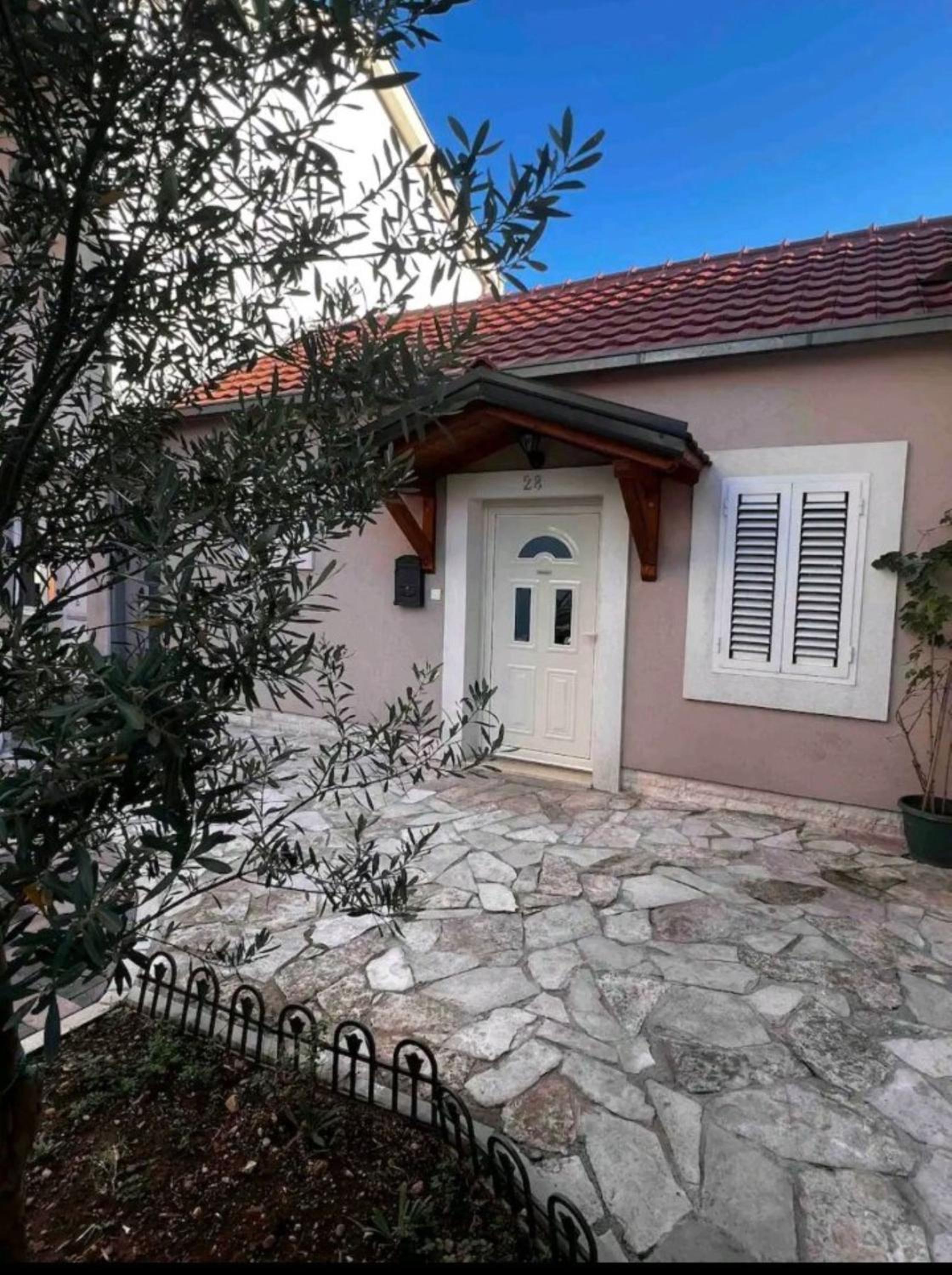Holiday Home Vuksanović with private parking view 4