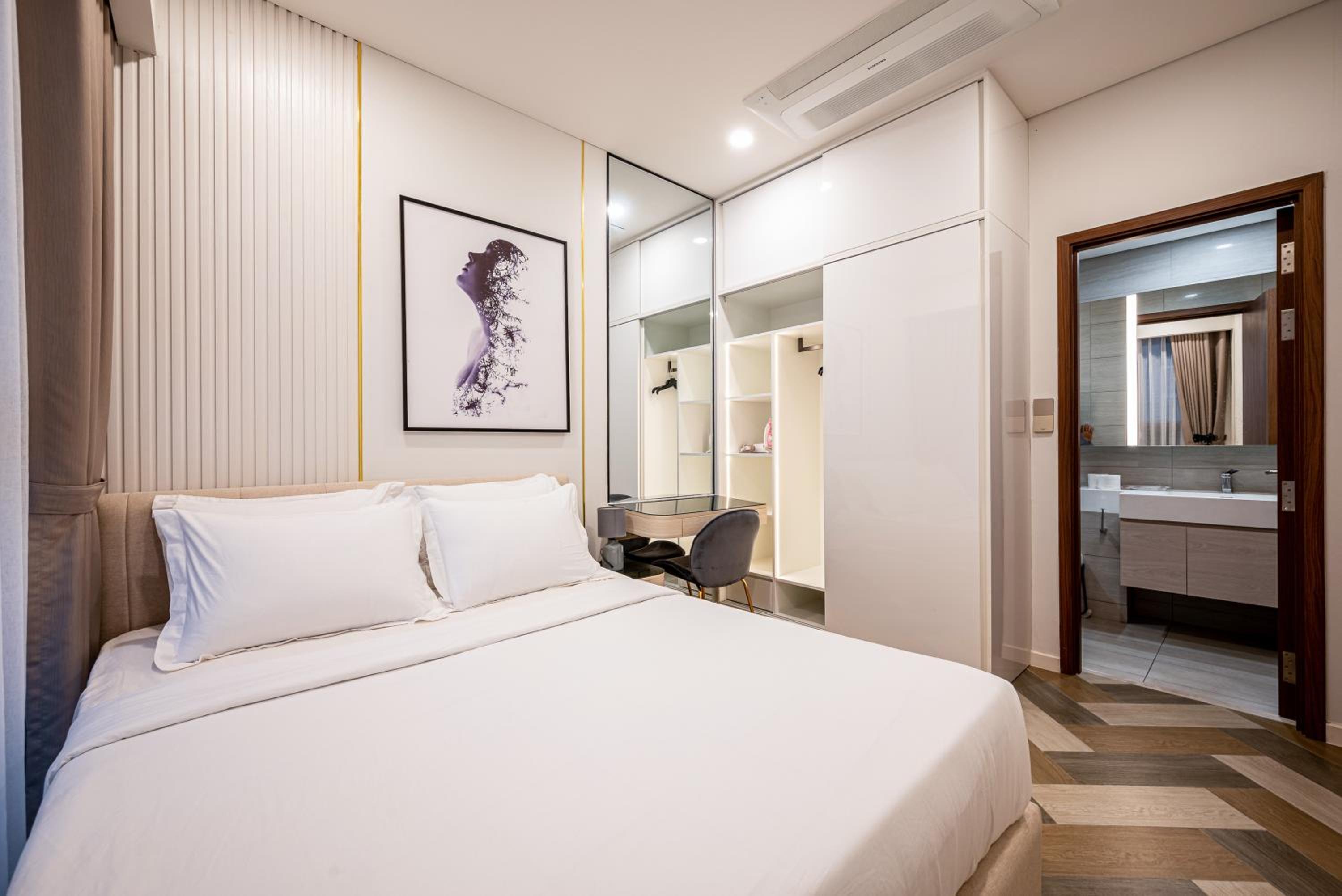 Metropole Saigon Suites