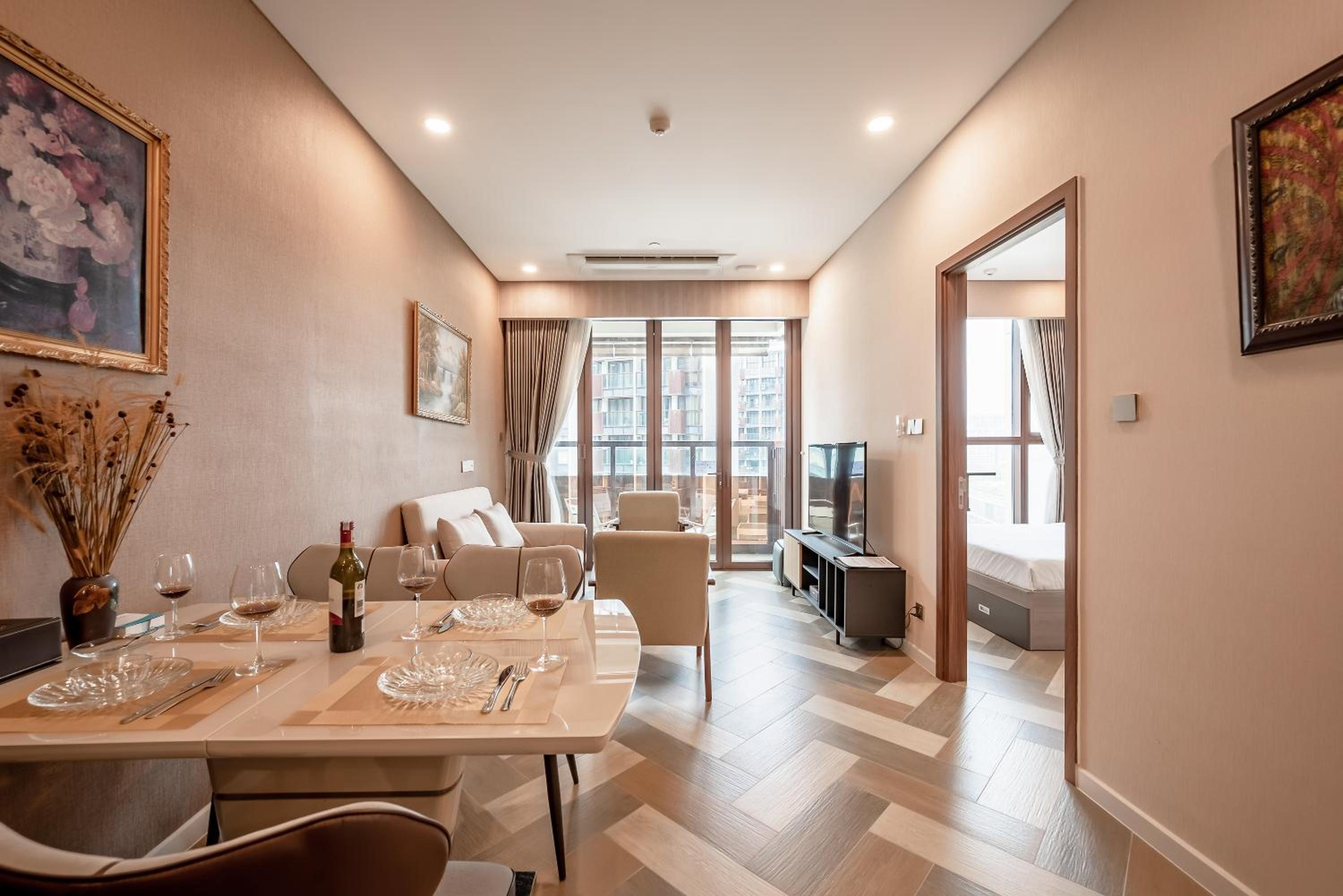 Metropole Saigon Suites