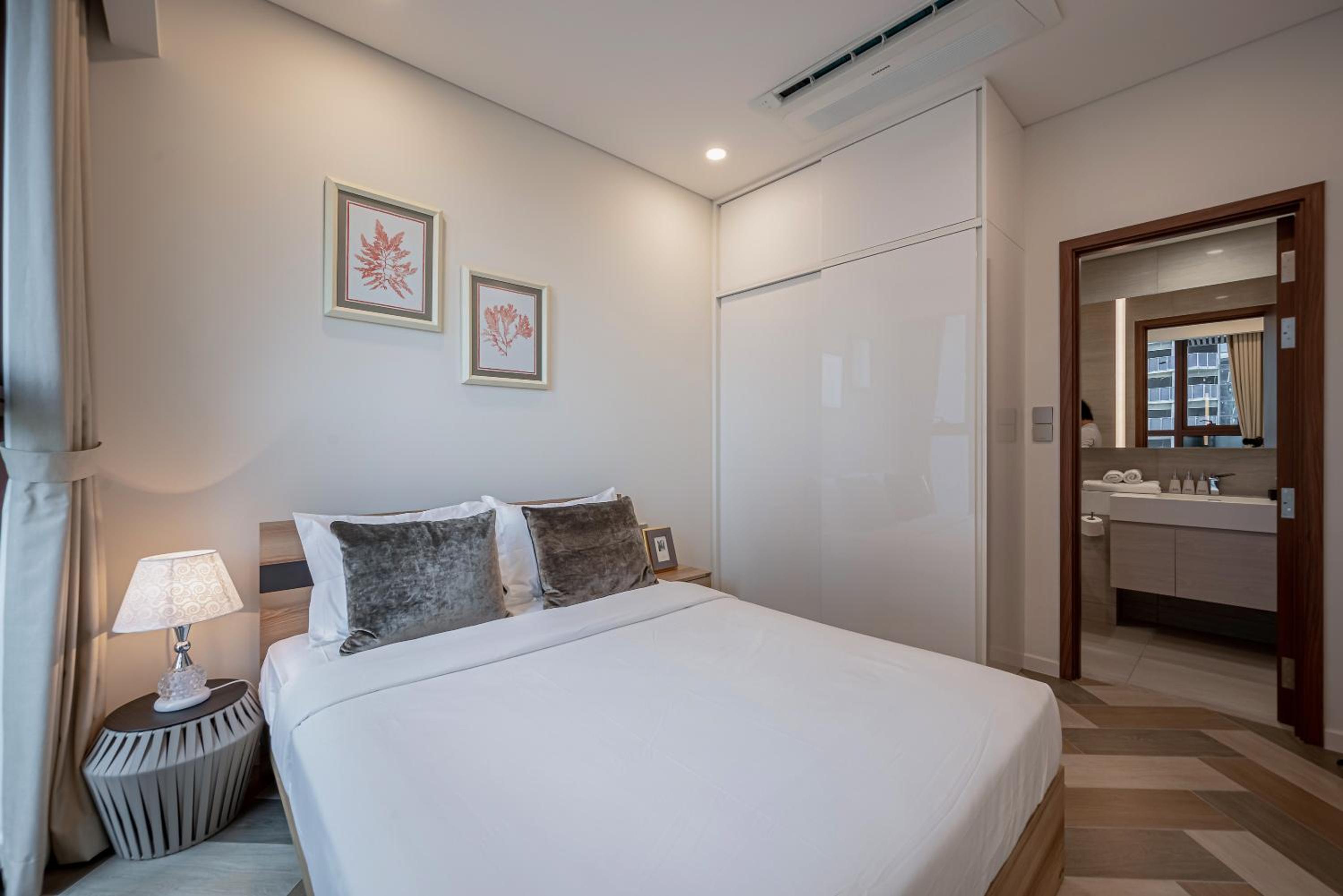 Metropole Saigon Suites