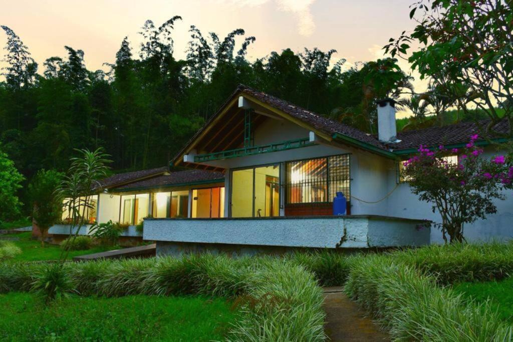 Casa Finca El Carmen Valle del Cauca Colombia 45 min Cali
