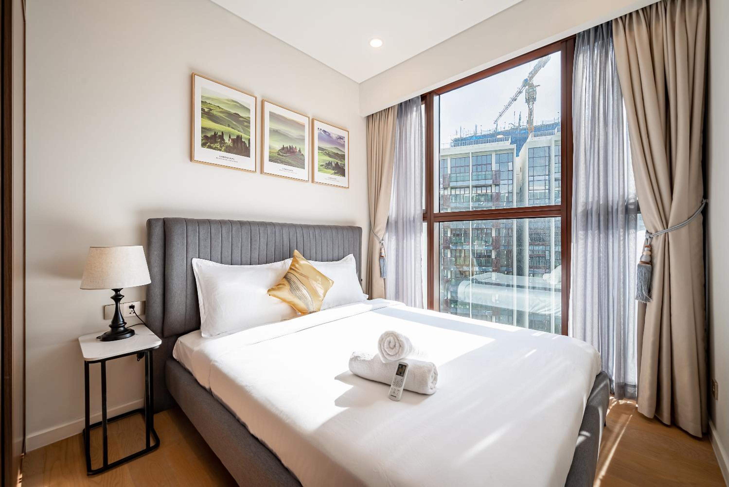 Metropole Saigon Suites