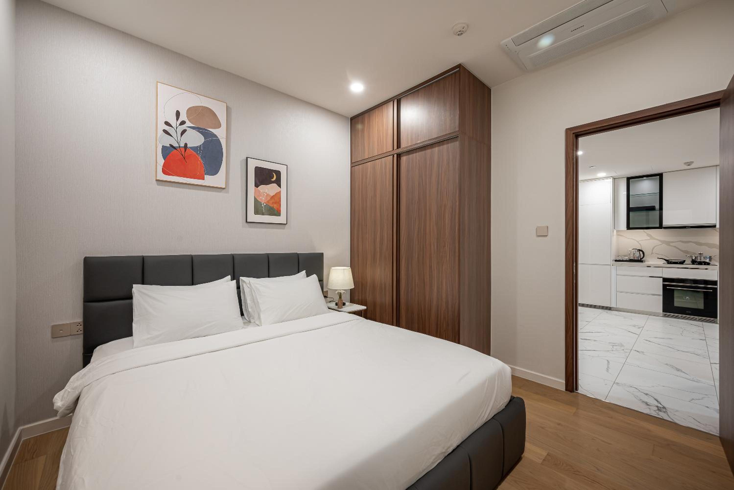 Metropole Saigon Suites