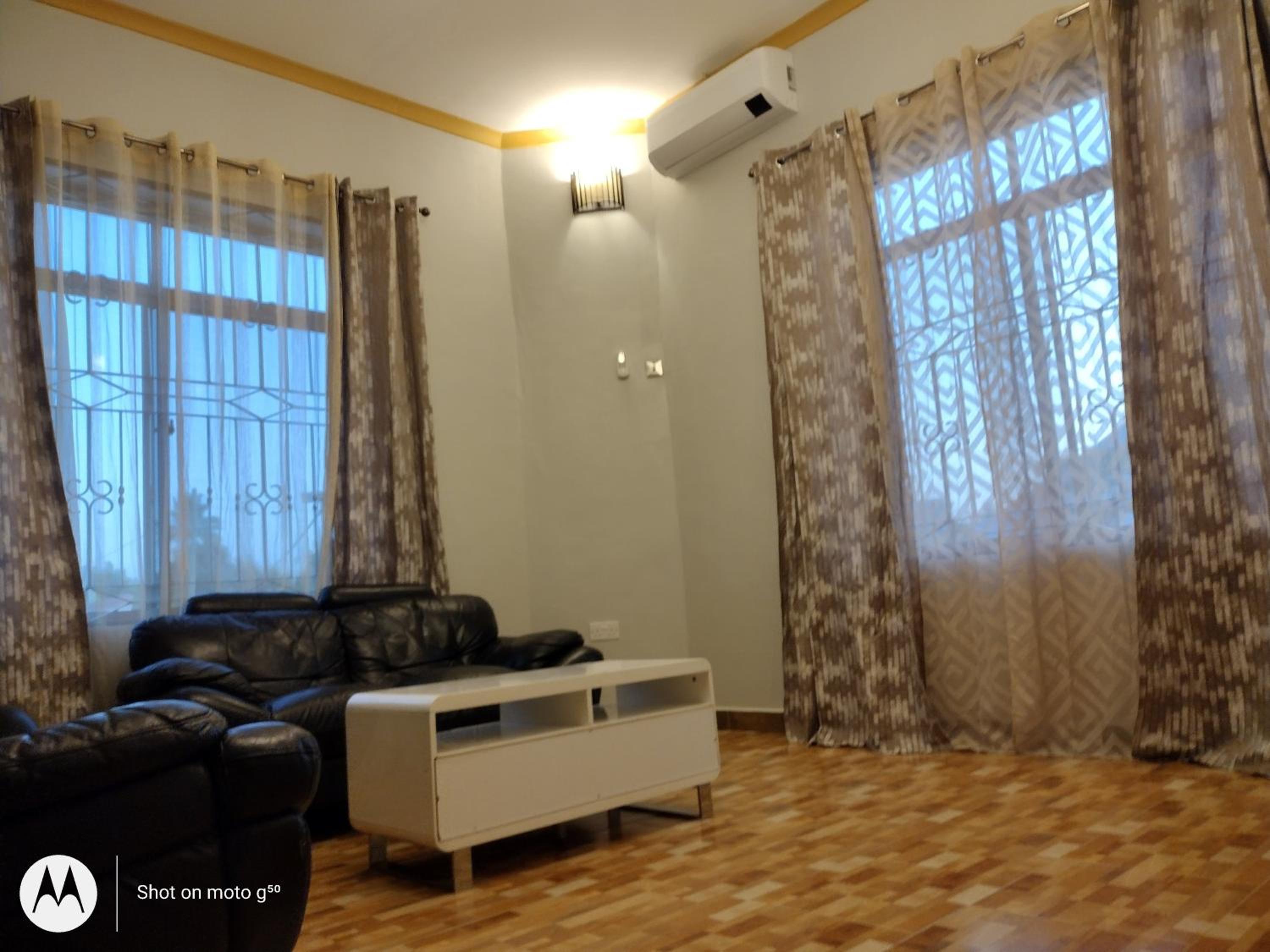 Spencer Villa Sleeps 10 with Pool view 4