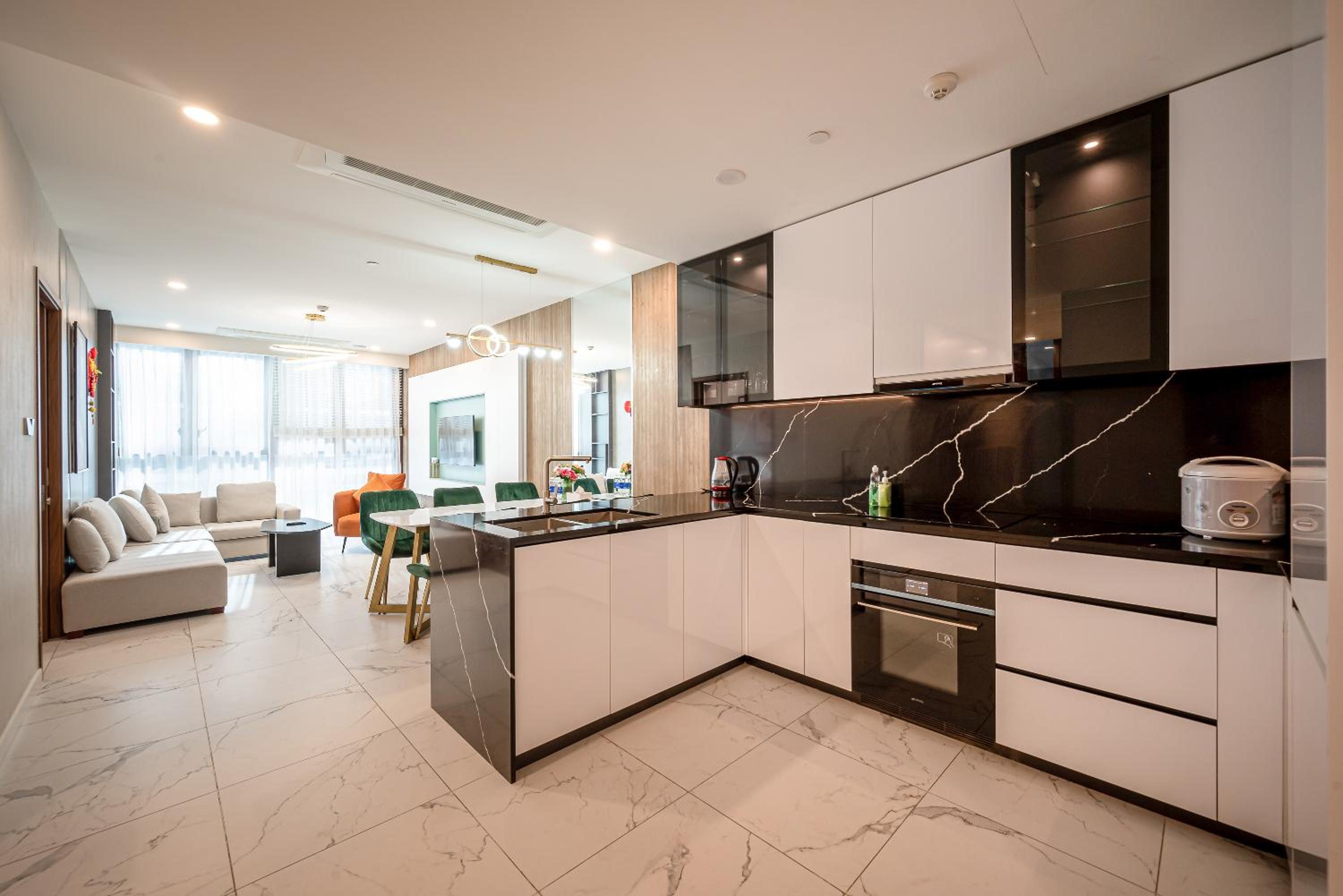 Metropole Saigon Suites