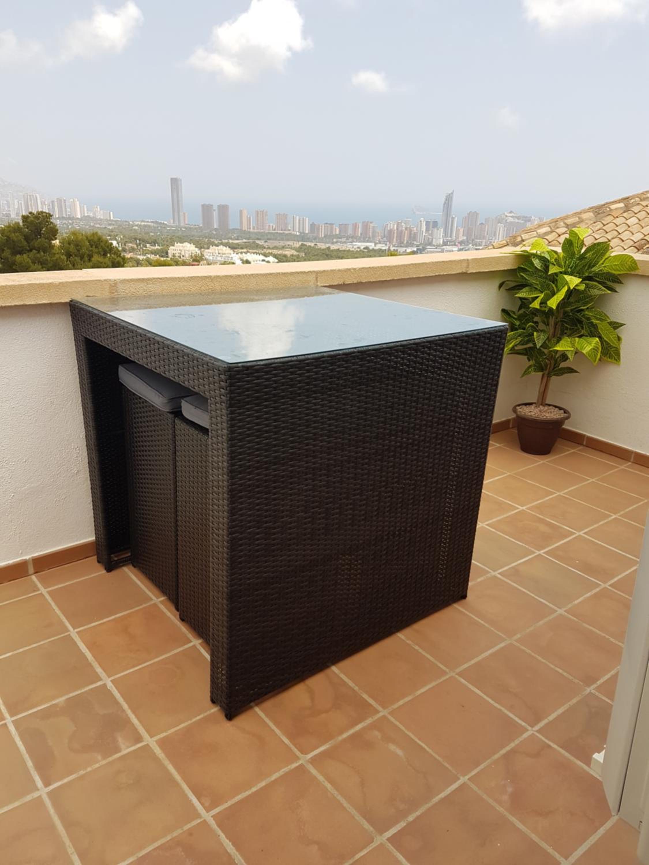House - Sleeps 6 with Stunning Views
