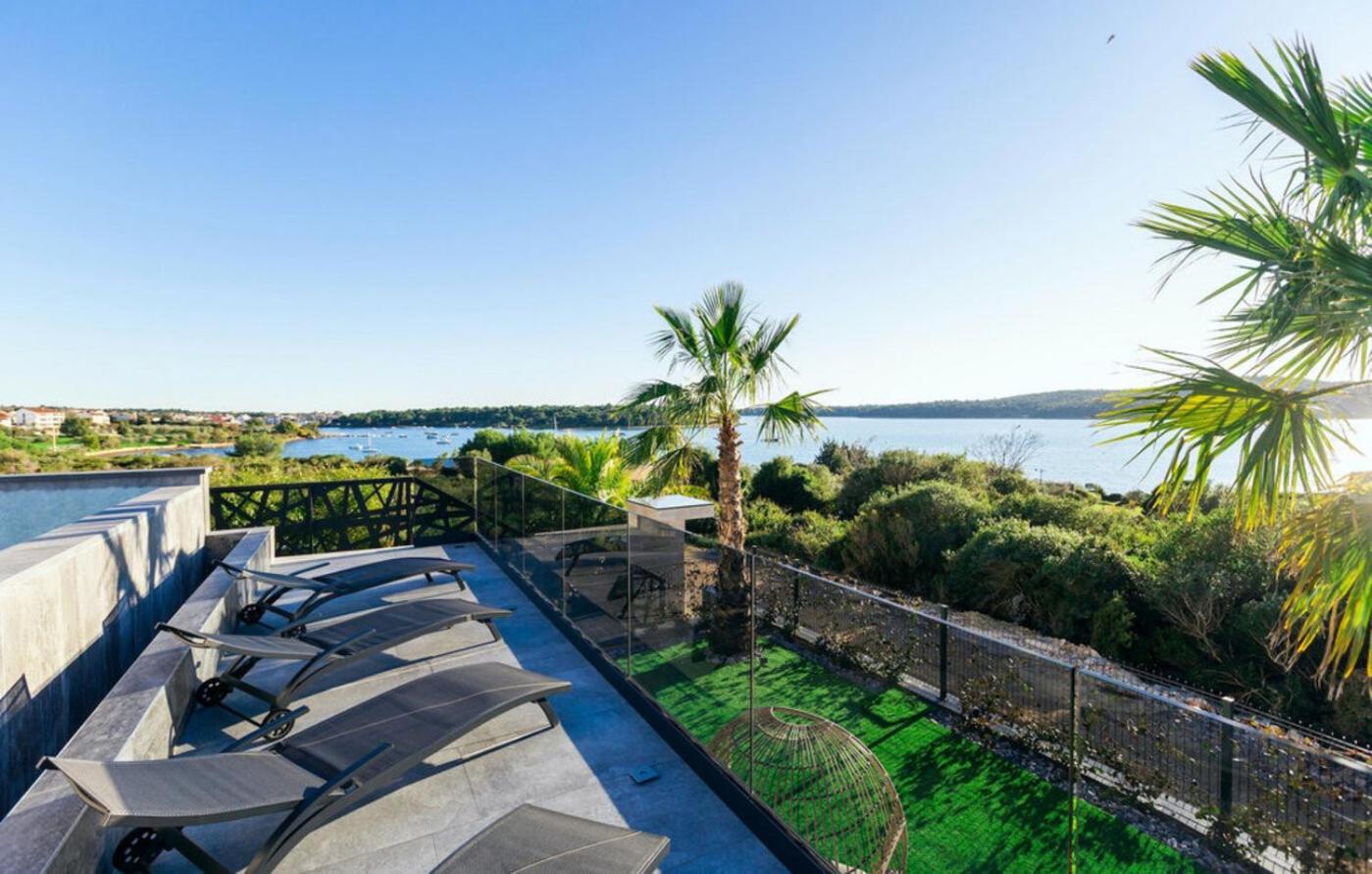 Villa Vie in Medulin for 10 people with heated pool, wellness and home cinema view 5