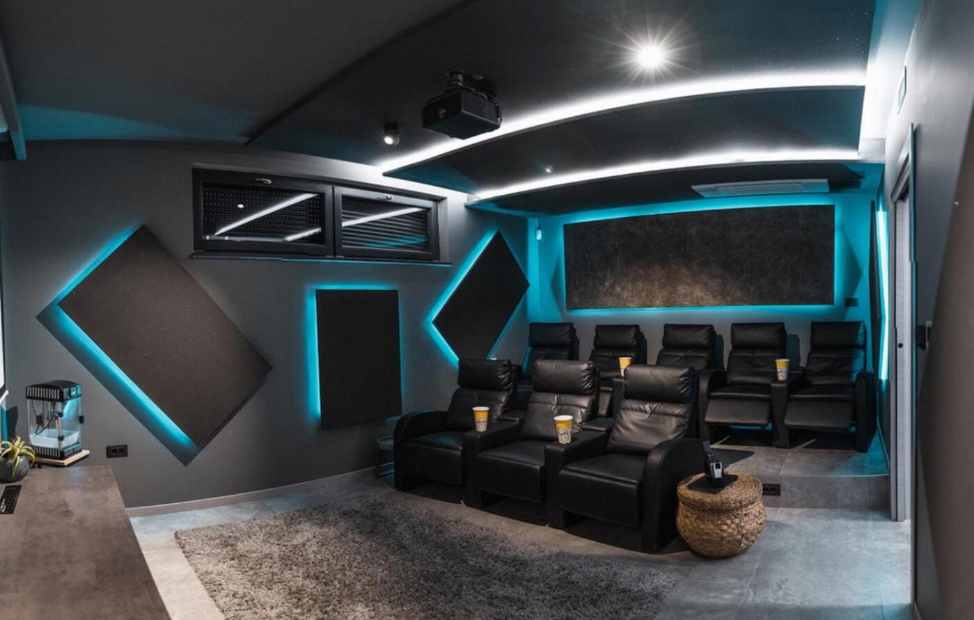 Villa Vie in Medulin for 10 people with heated pool, wellness and home cinema view 3
