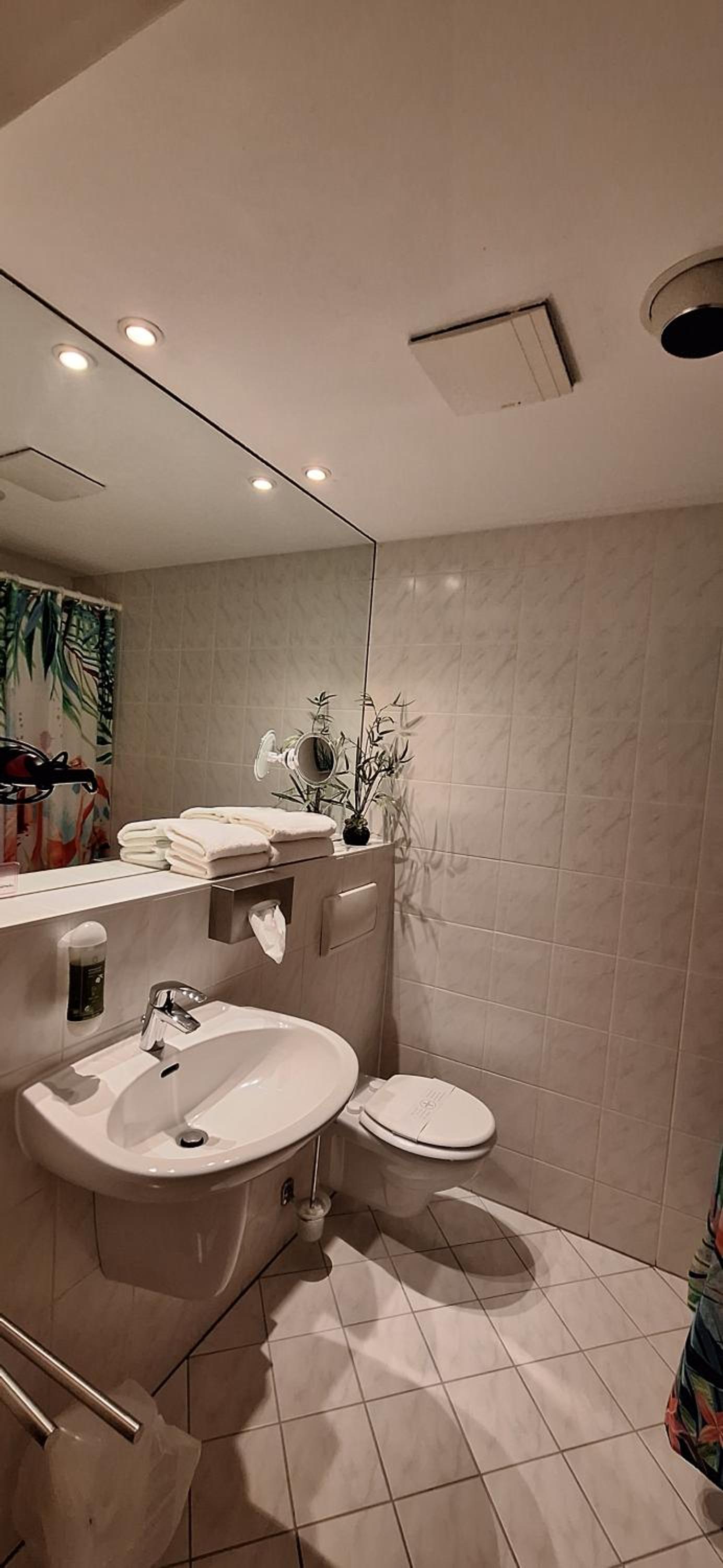 Berlin Vacations - Solitaire Hotel - Property Image 9