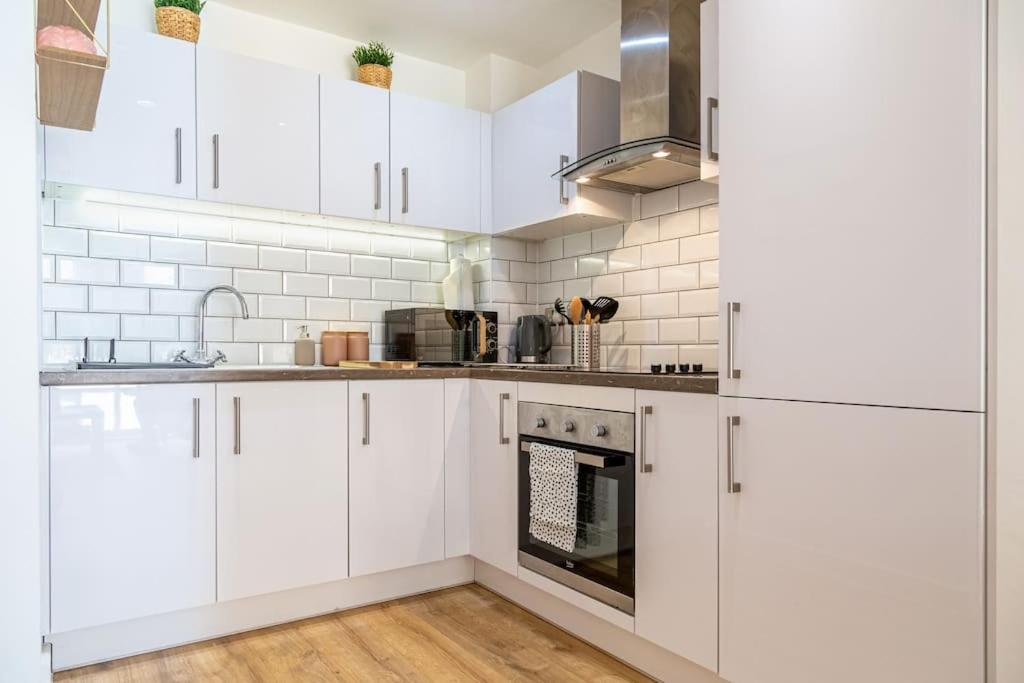 Natural Light City Center Pad view 3