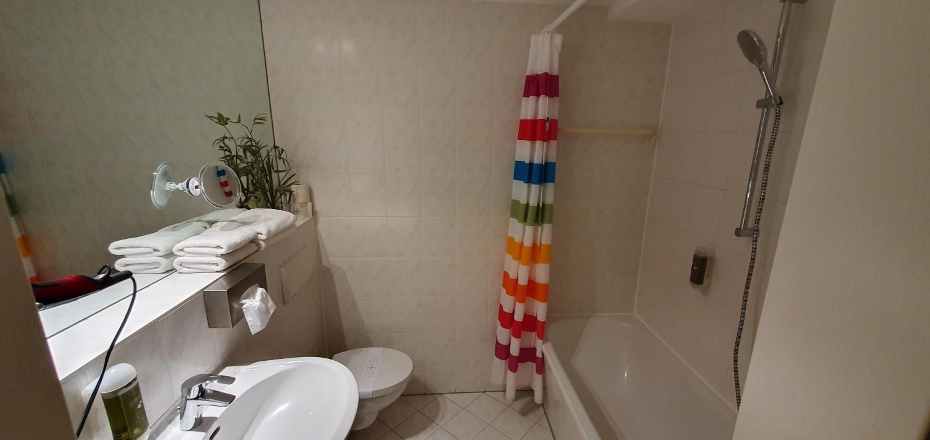 Berlin Vacations - Solitaire Hotel - Property Image 3