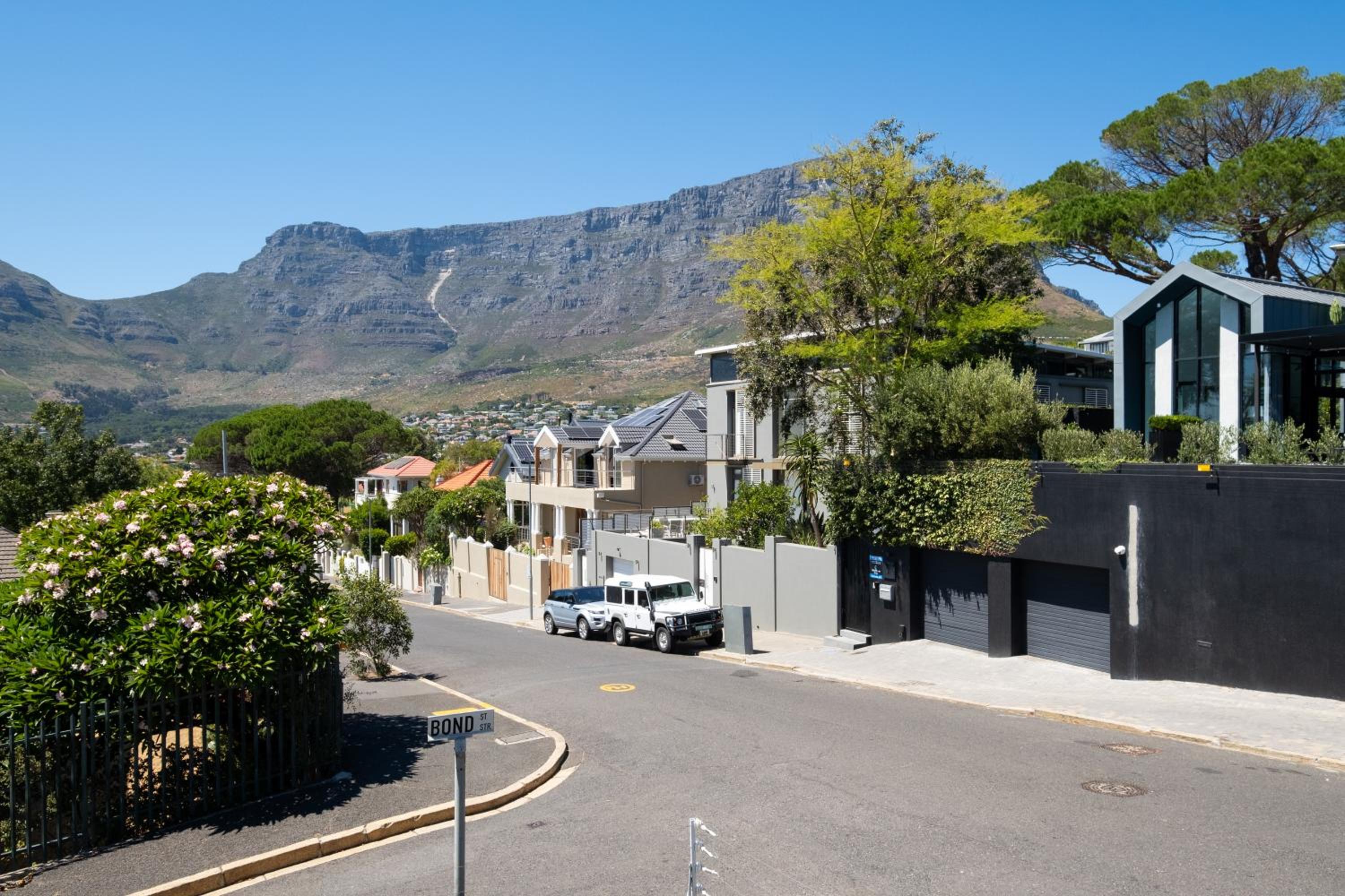 Tamboerskloof Luxury Apartment.