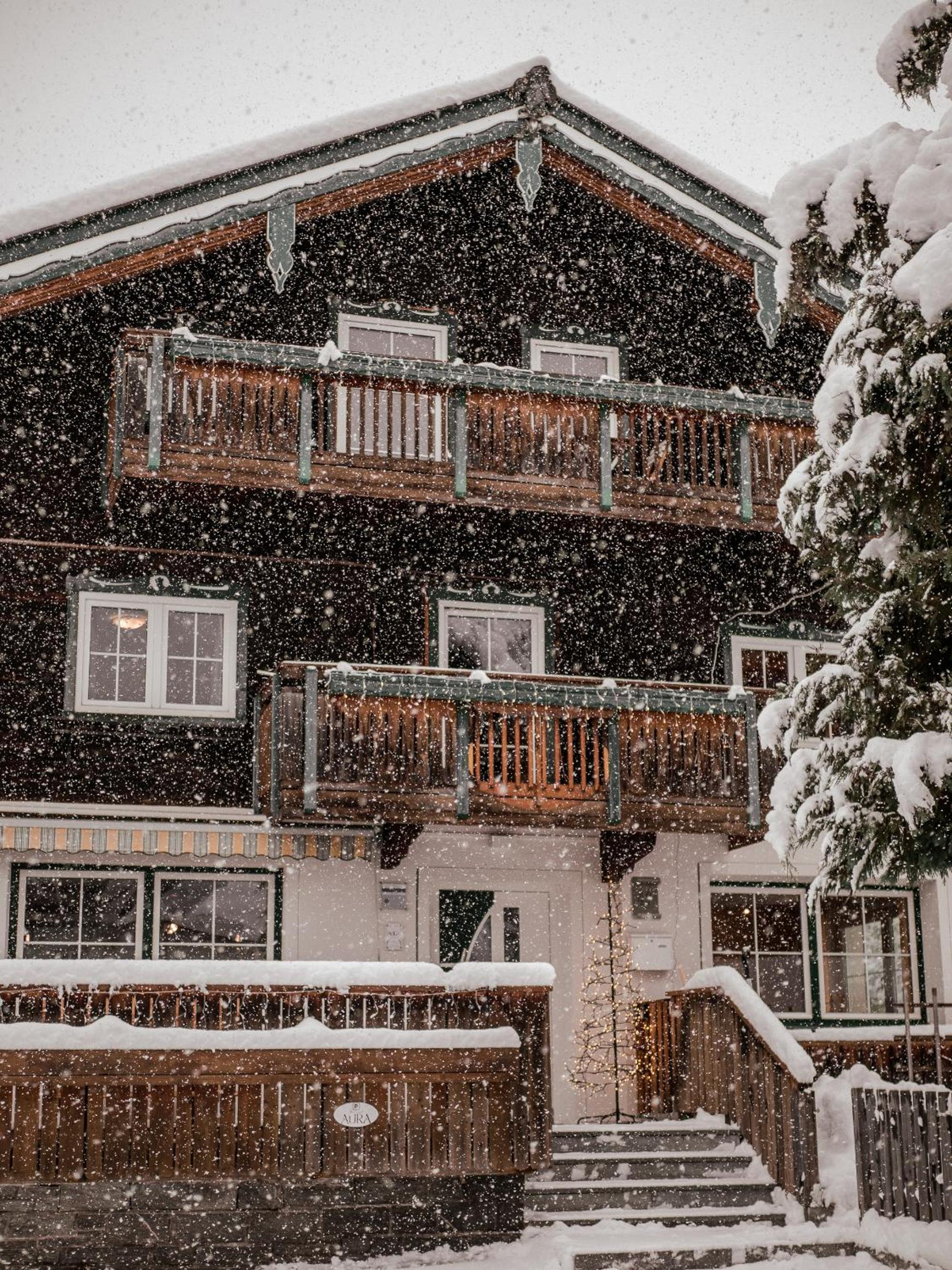 AURA Bed & Breakfast