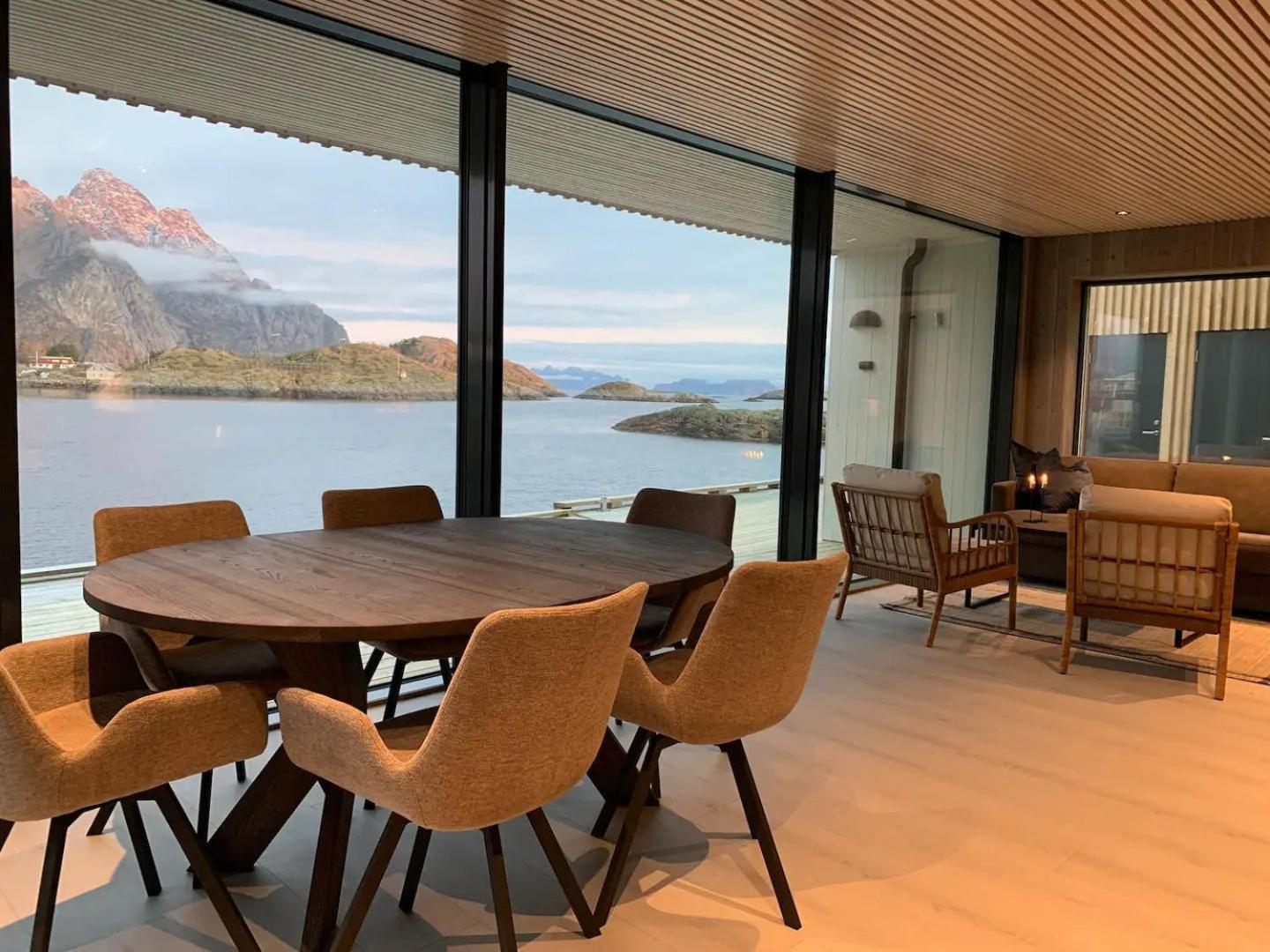 Stor moderne leilighet i Henningsvær, 70 kvm view 5