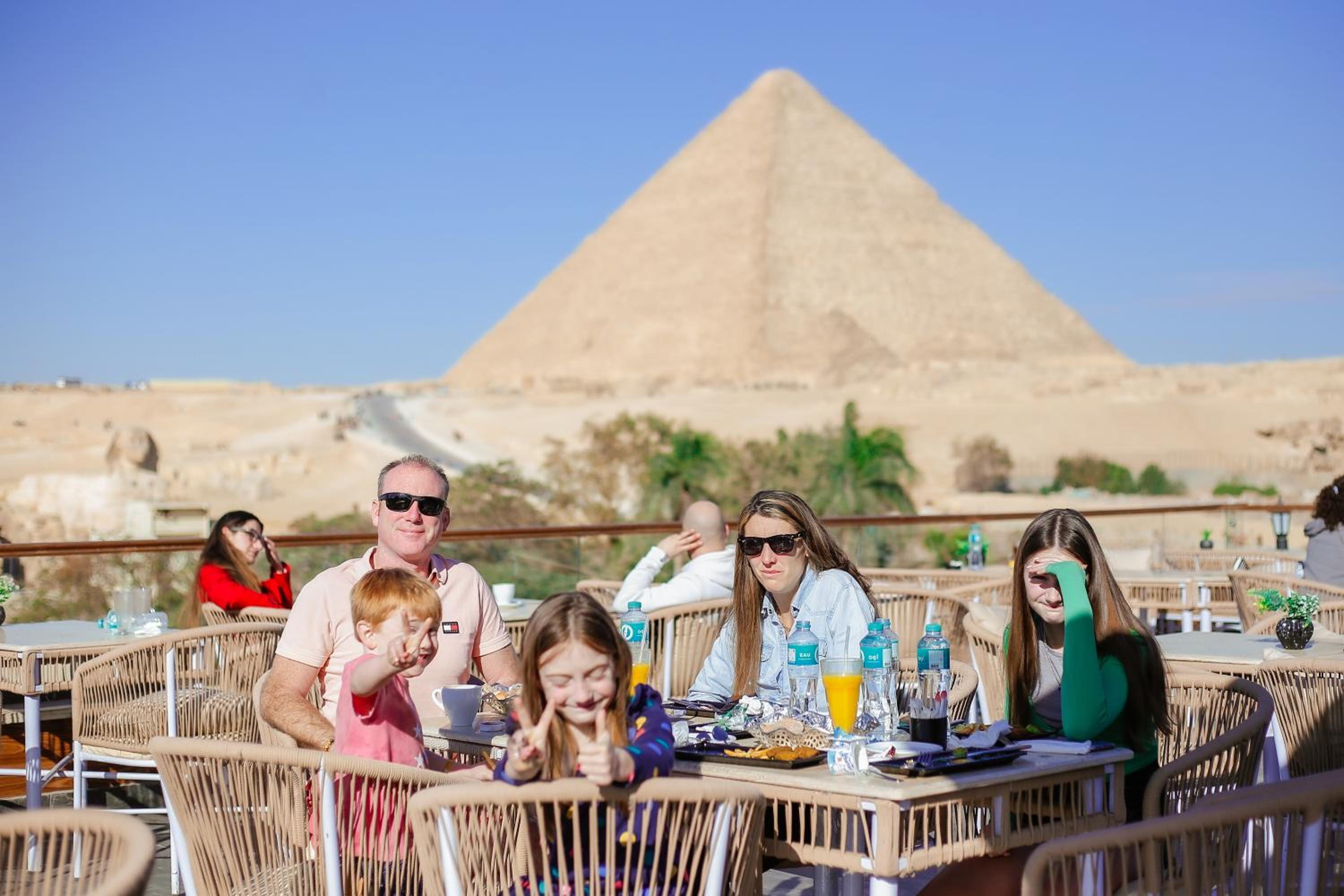 Tree Lounge Pyramids View INN , Sphinx Giza