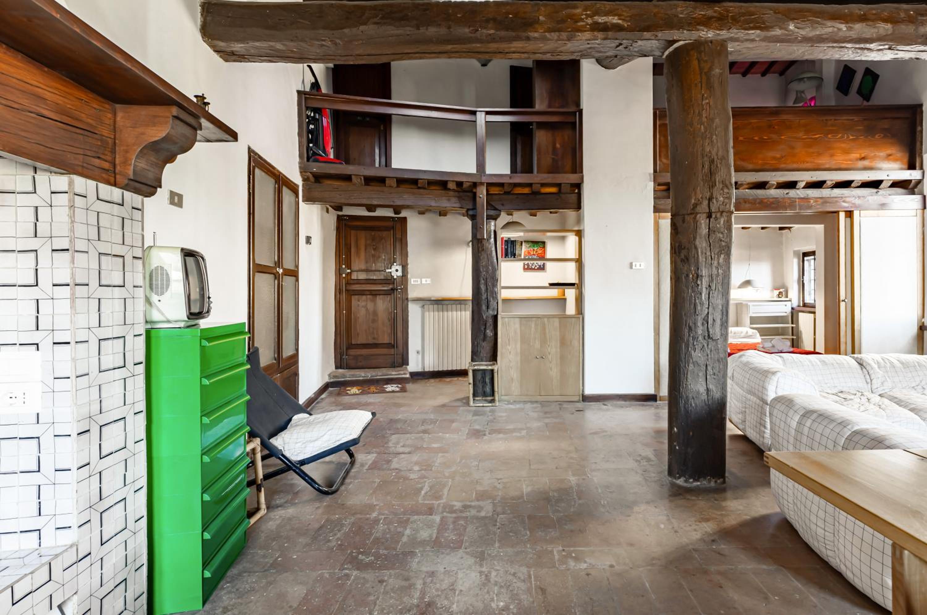 GuestHost - Historic Perugia Apartment with Rooftop Views photo 5